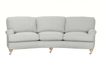 Sofa posiada odwracane poduszki zarówno te siedziskowe, jak i oparciowe