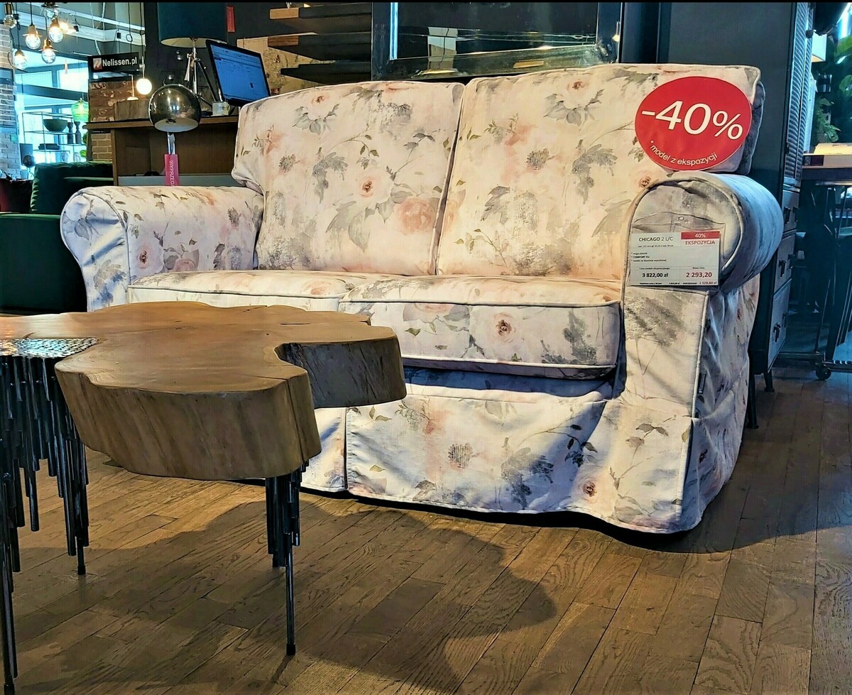 sofa z dwoma pokrowcami, miękka sofa w kwiaty, sofa do gabinetu, mała sofa do biura