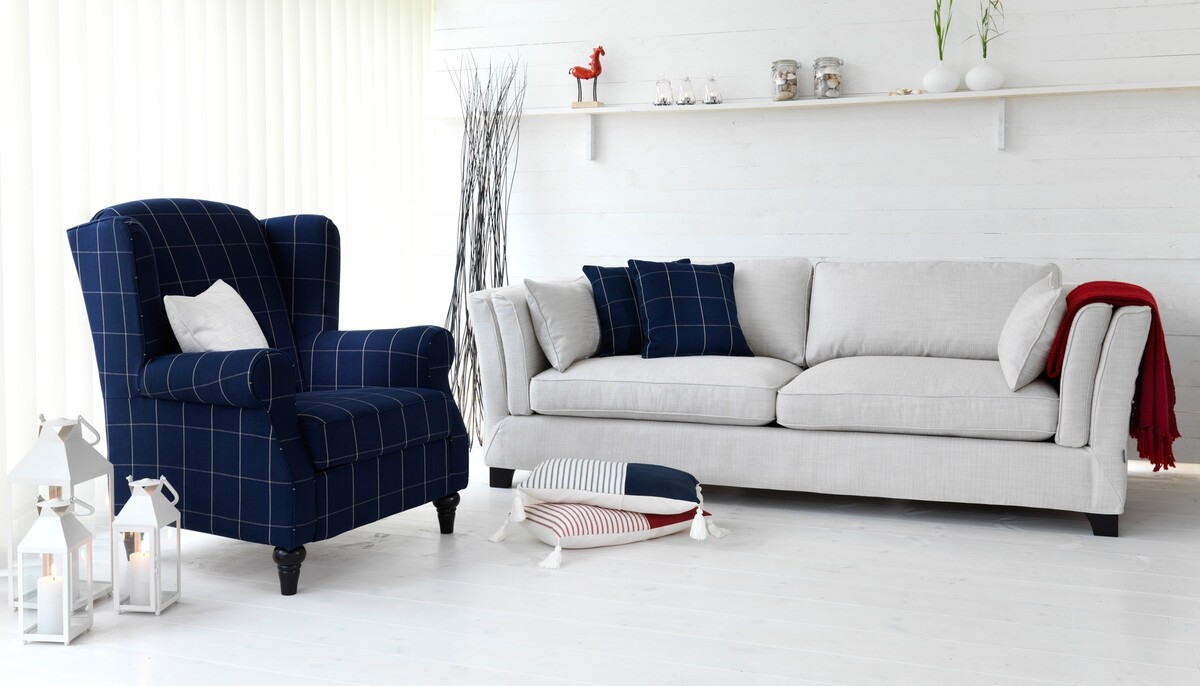 Elegancka mała sofa Fama