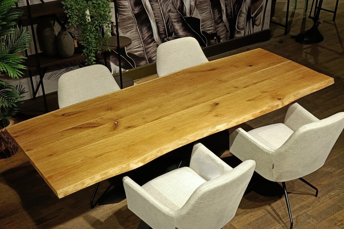 Stół polska produkcja, stół do wnętrz nowoczesnych, stół z krzesłami, stół z grubym blatem