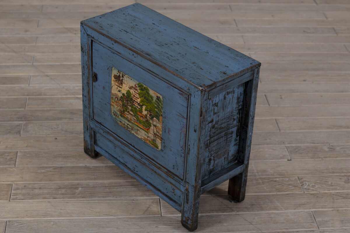 ciekawe komody w połysku, stare szafki z drzwiami po renowacji M-65   TA18-7229-91-40-85 (8)