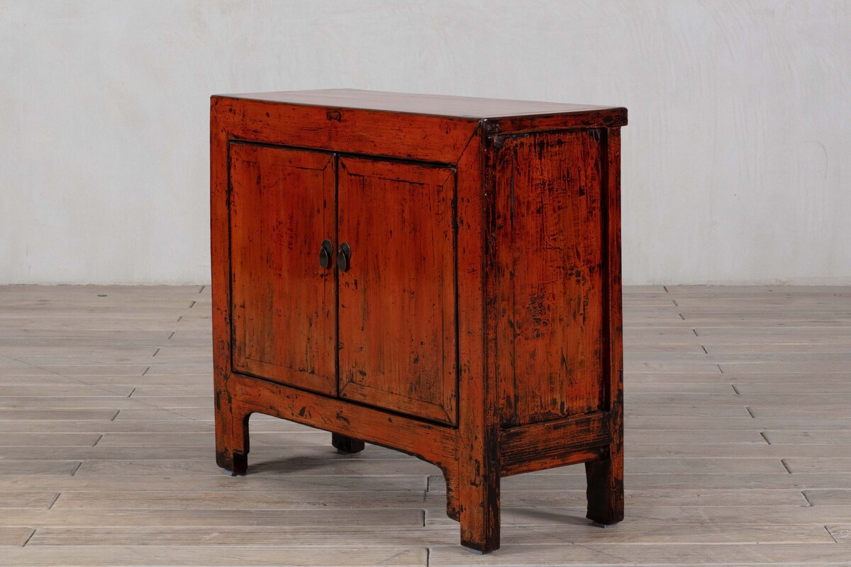 czerwona komoda, czerwone meble z drzwiami M-58   TA18-7333-96-40-85 (3)