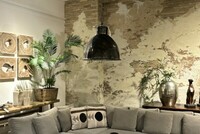 ciekawa lampa loftowa, lampa do salonu, srebrna lampa wiszaca nad stół, mosiężna lampa wisząca, cylindryczna lampa wisząca, lampa nad dużą sofą (2)