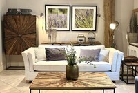 jasna sofa Fama, fama mti, obrazy z lawendą, prowansja, drewniane komody, recykling wood, sofa ze zdejmowanym pojkrowcem, tkanina Naomi, aquaclen naomi (1)