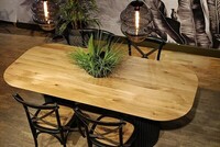 stół dębowy nowoczesny, stół dla 6 osób, stół z blatem z litego drewna, stół z owalnym blatem, designerski stół, stoły inne meble katowice, stoły na zamówienie katowice, stół do jadalni (5)