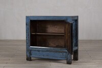 ciekawe komody w połysku, stare szafki z drzwiami po renowacji M-65   TA18-7229-91-40-85 (10)