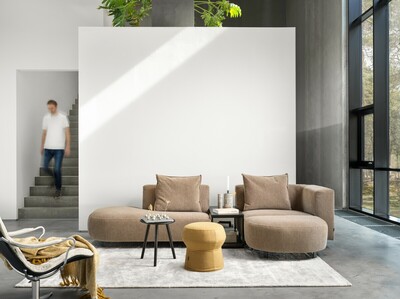 Zaoblona sofa Vesta